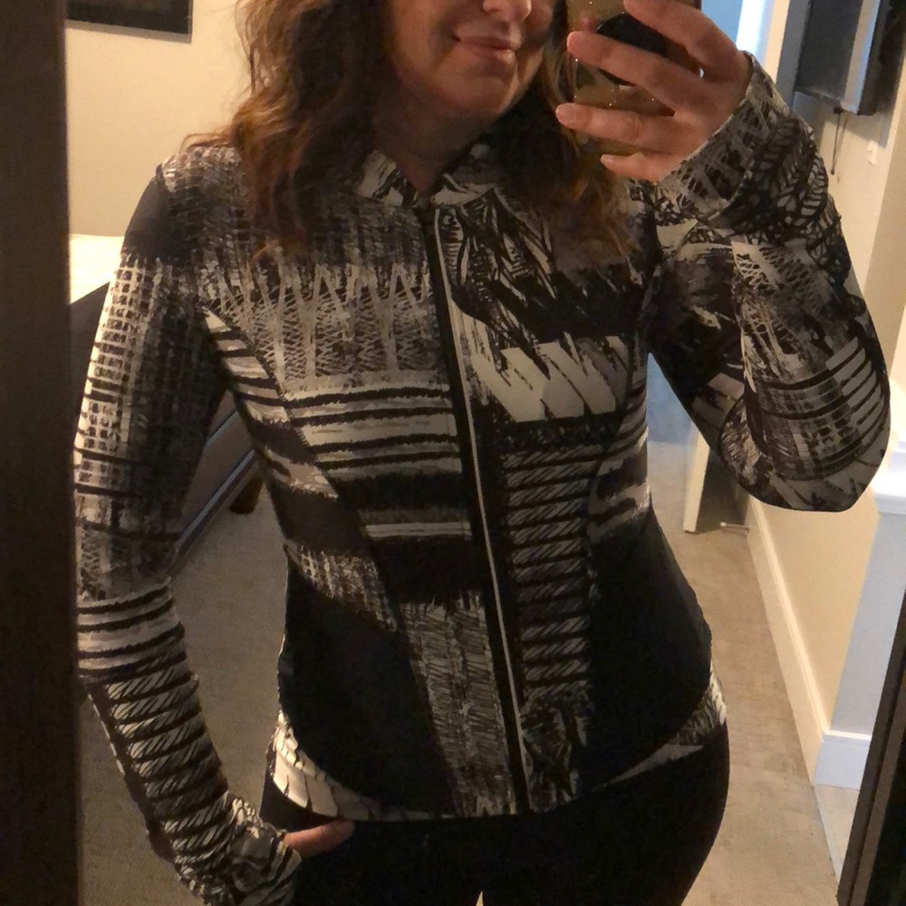 Zip up sweater size S - Picture 2 of 7